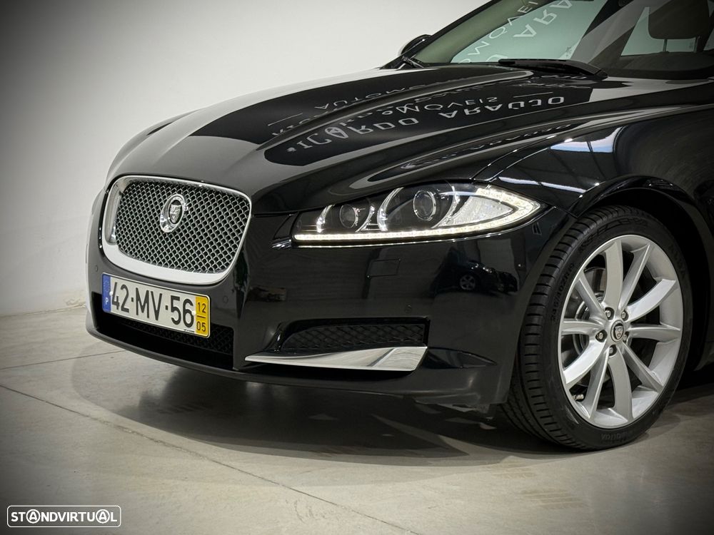 Jaguar XF 2.2 D Premium Luxury - 38