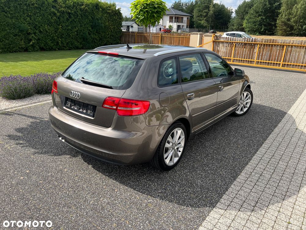 Audi A3 Sportback 2.0 TDI DPF quattro Ambition - 4