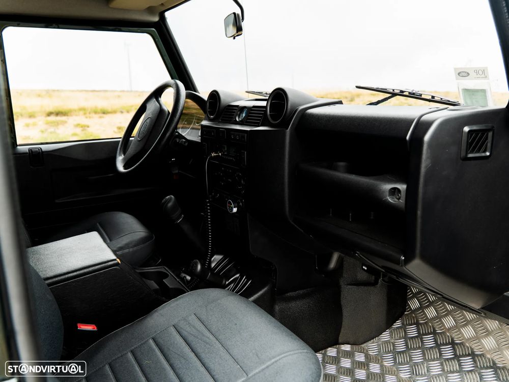 Land Rover Defender 100 2.4 - 29