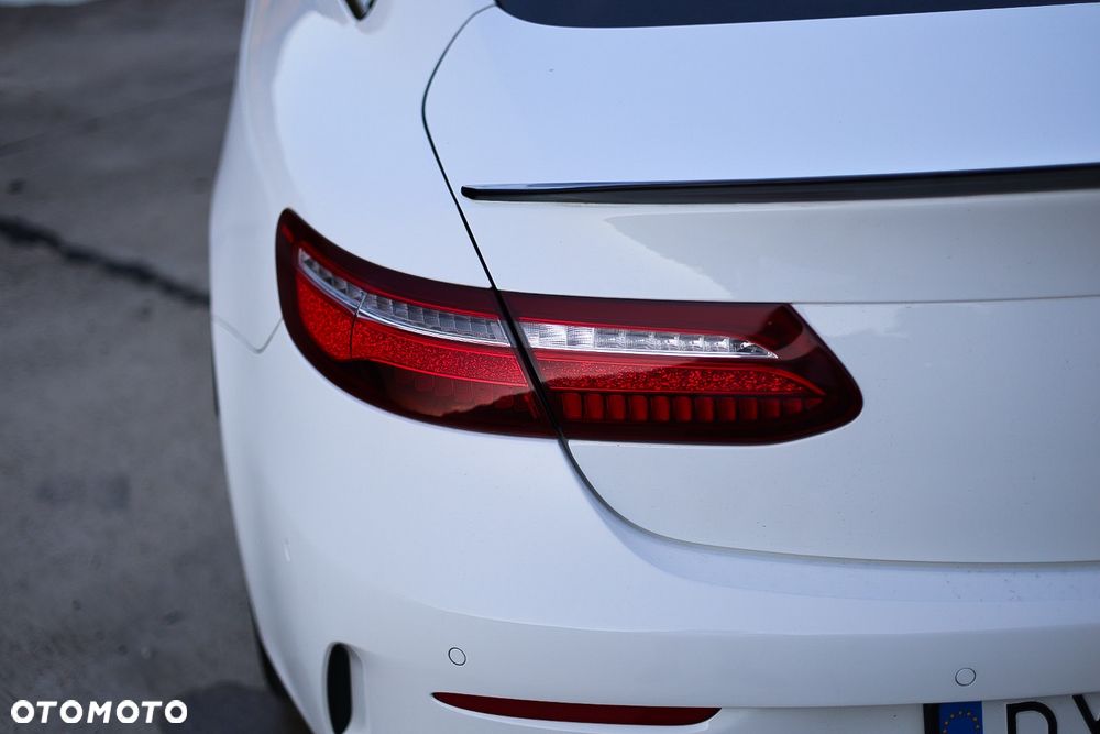 Mercedes-Benz Klasa E 400 4Matic 9G-TRONIC 25th Anniversary Edition - 6