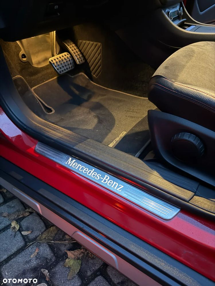 Mercedes-Benz GLA - 16