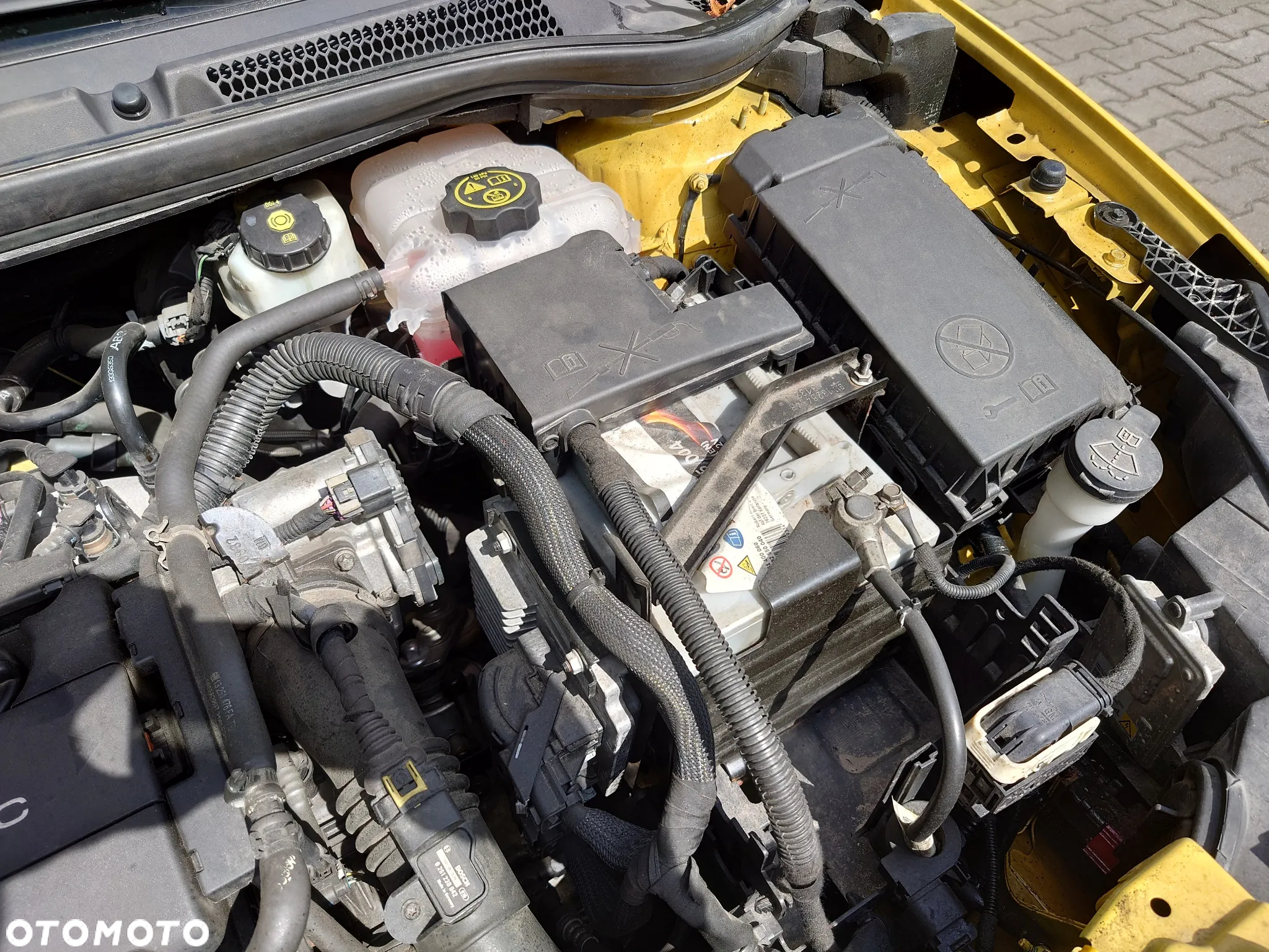 Opel Astra GTC 1.6 Turbo Edition - 13