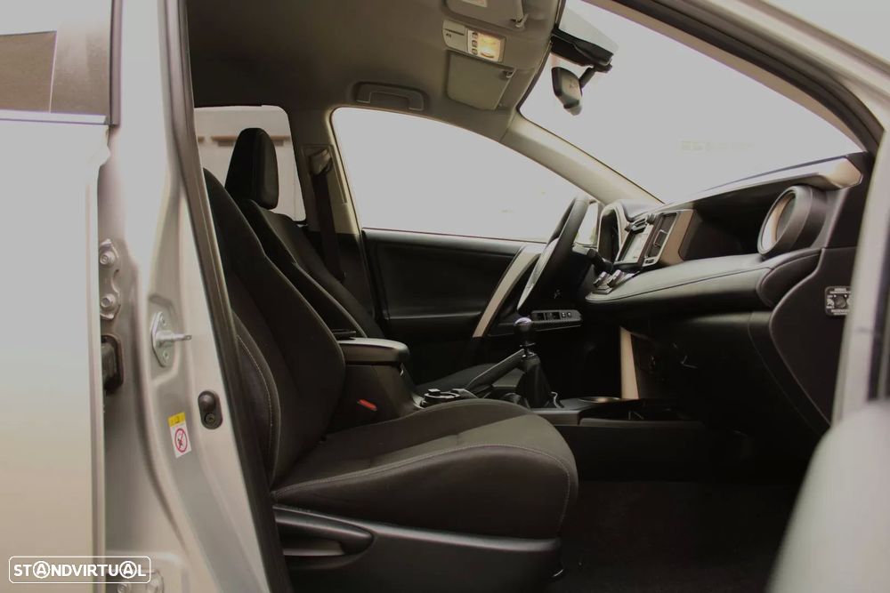 Toyota RAV4 2.0 D-4D Comfort+GPS - 35