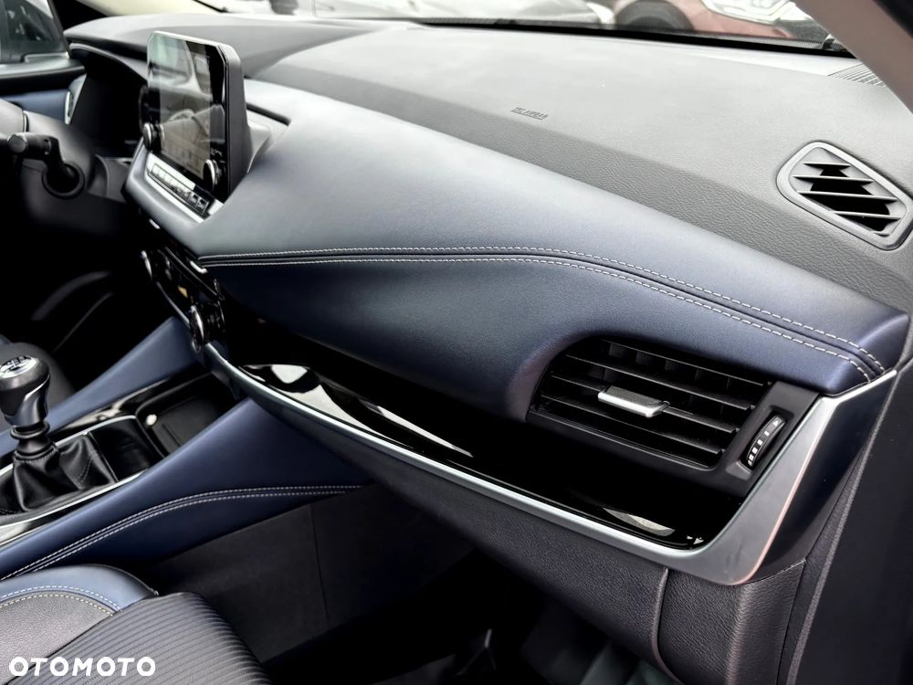 Nissan Qashqai 1.3 DIG-T mHEV Premiere Edition - 24