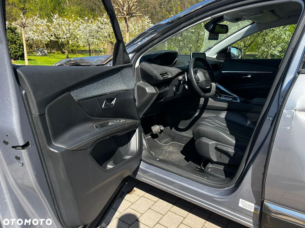 Peugeot 3008 1.2 PureTech GPF Allure S&S EAT8 - 9