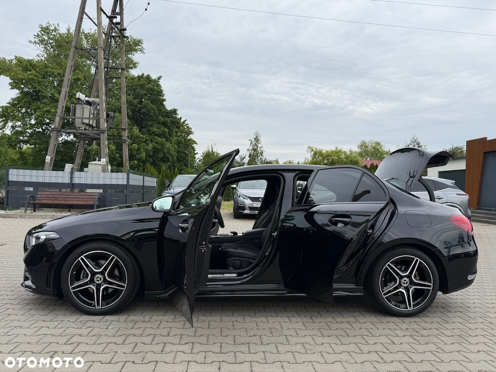 Mercedes-Benz Klasa A 180 7G-DCT AMG Line - 13