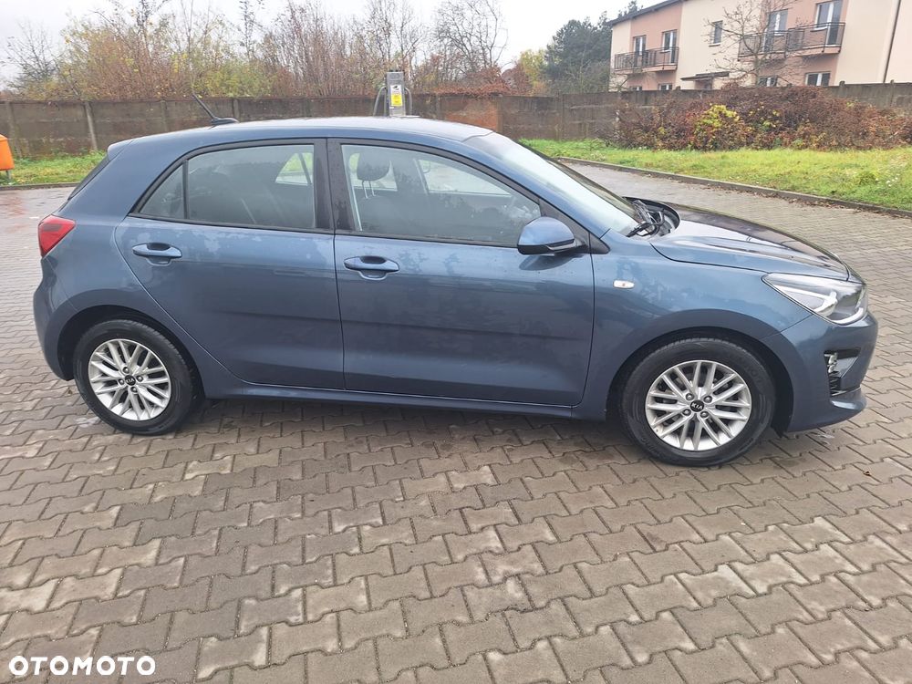 Kia Rio - 8