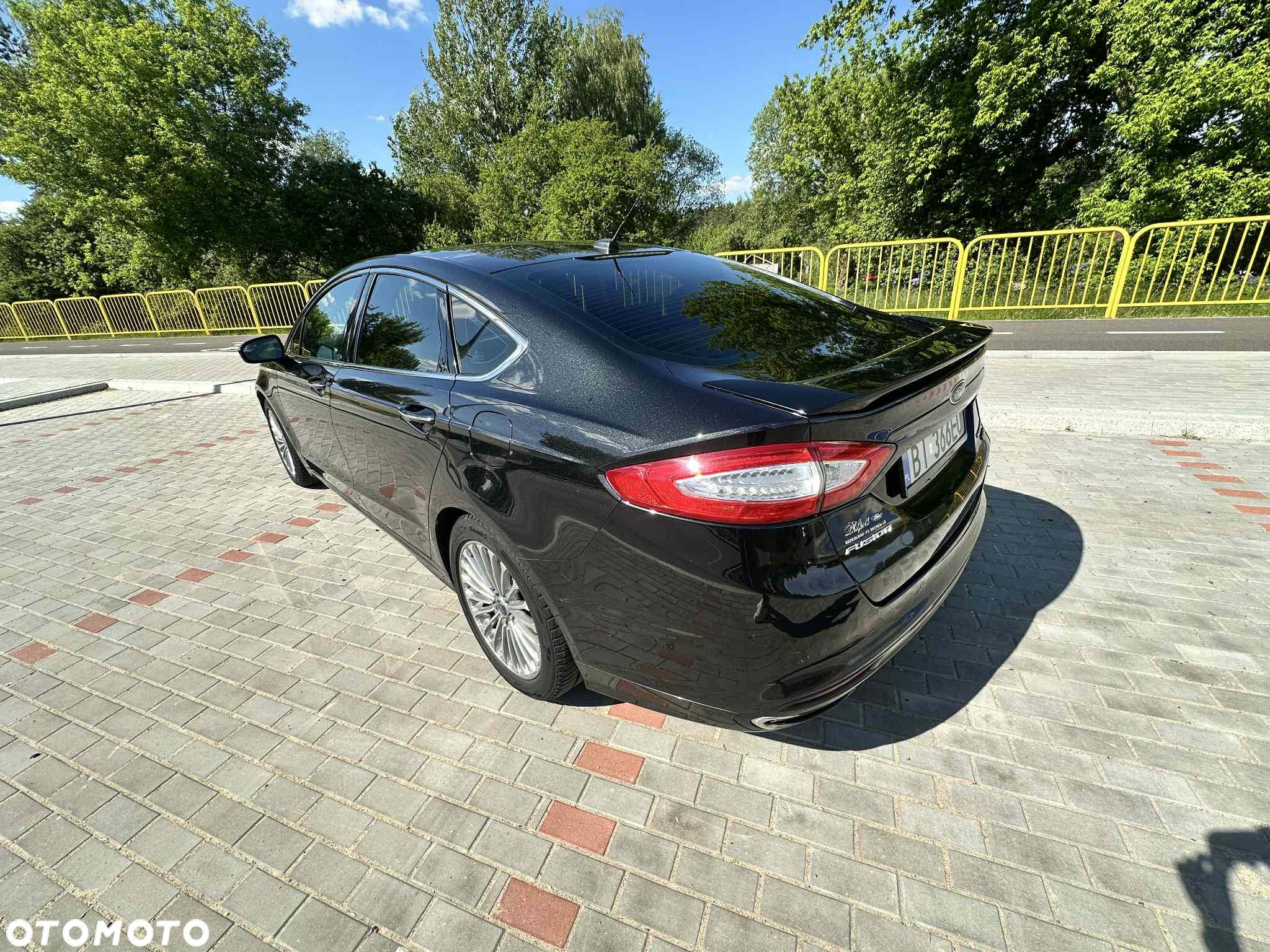 Ford Fusion 2.0 EcoBoost Titanium - 4