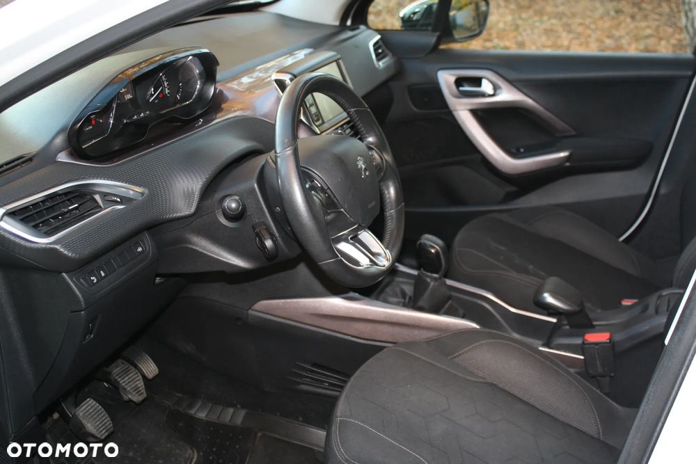 Peugeot 2008 PureTech 110 Style - 24