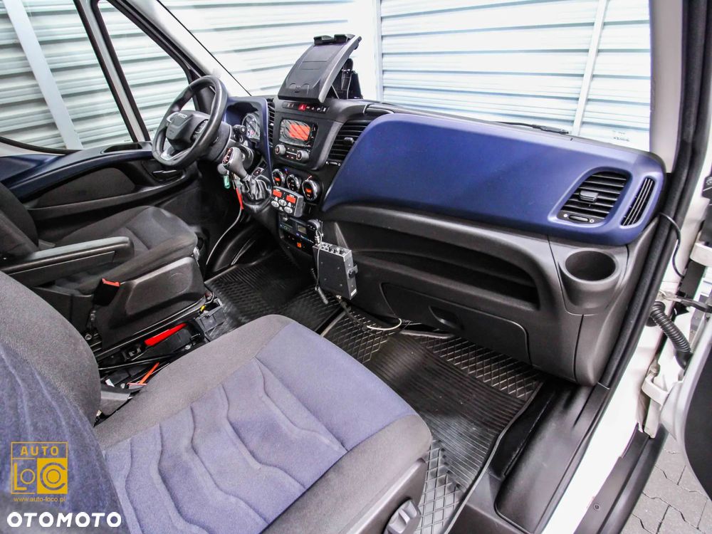 Iveco DAILY CHŁODNIA + MROŹNIA + AGREGAT x 2 + AUTOMAT - 6