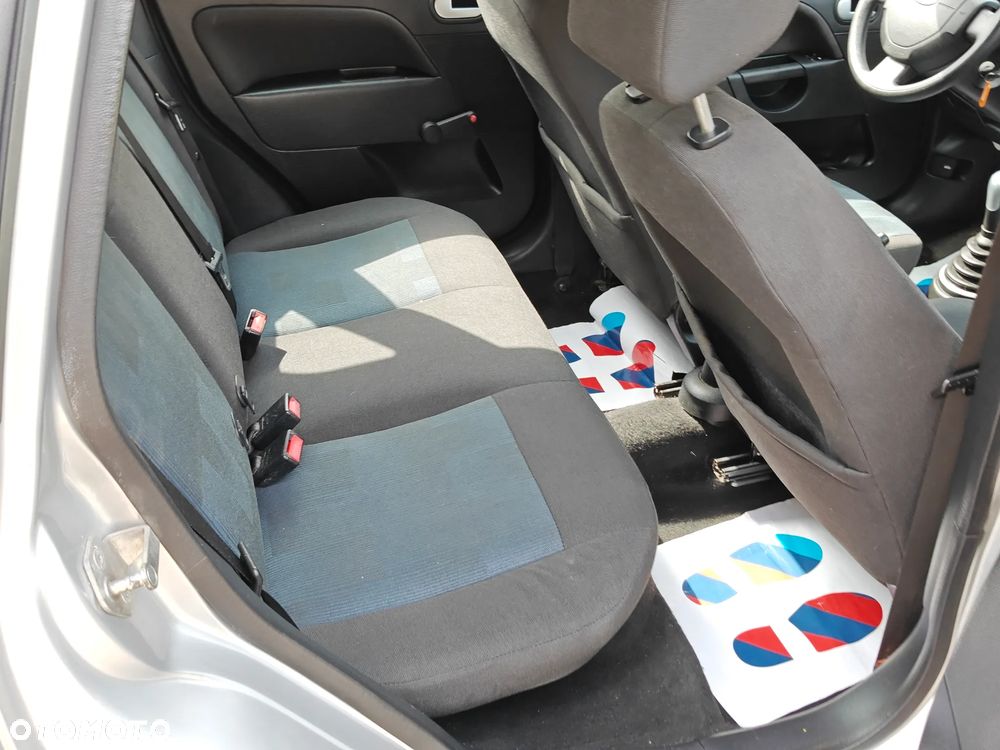 Ford Fiesta 1.4 Ambiente - 18