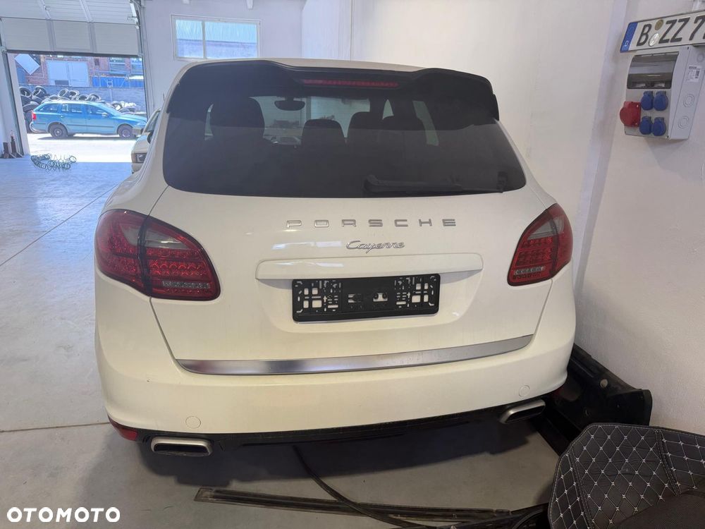 Porsche Cayenne - 4