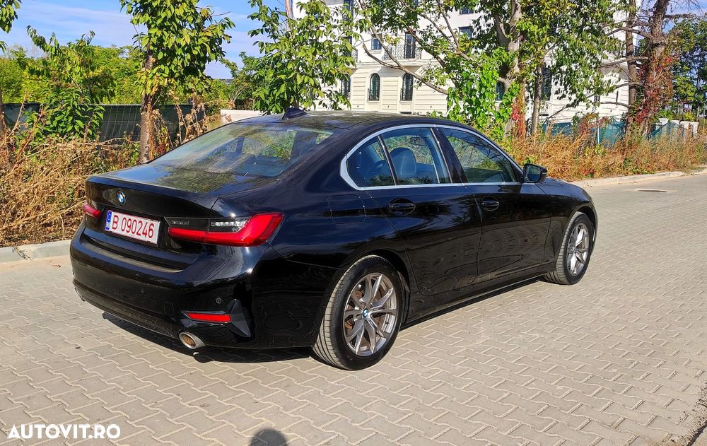BMW Seria 3 320i Aut. Sport Line - 7