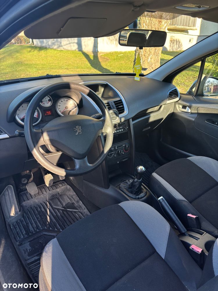 Peugeot 207 75 Urban Move - 10