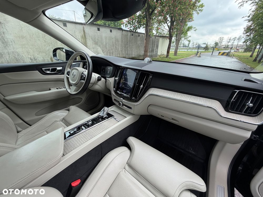 Volvo XC 60 T8 Plug-In Hybrid AWD Inscription Expression - 9