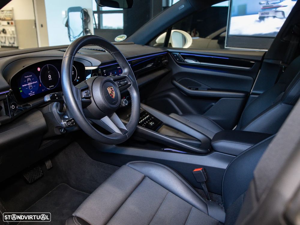 Porsche Macan Electric 4 - 25