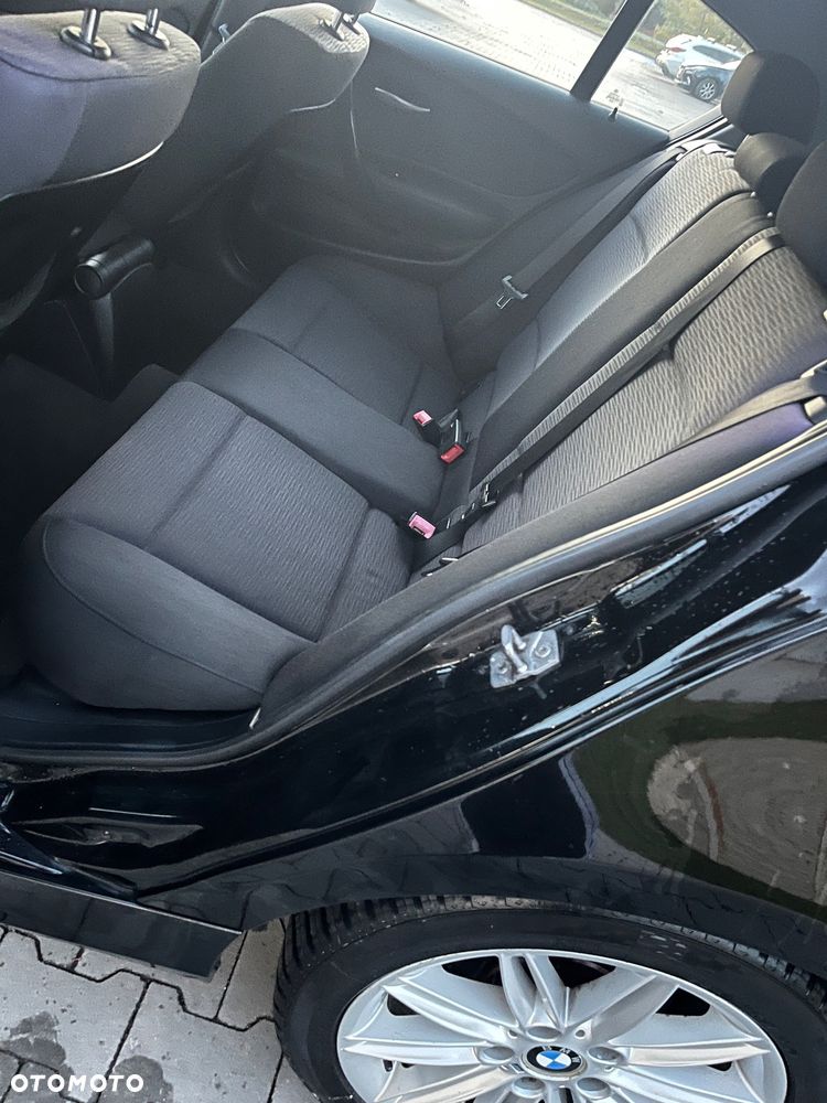 BMW Seria 1 116i - 23