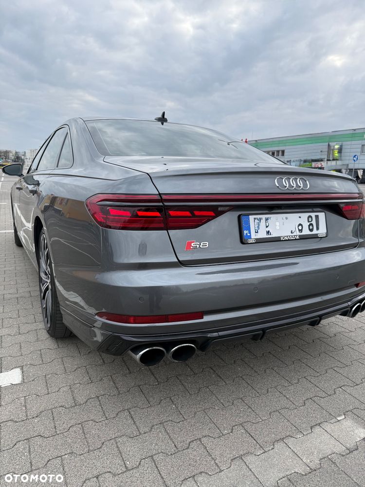 Audi S8 - 7