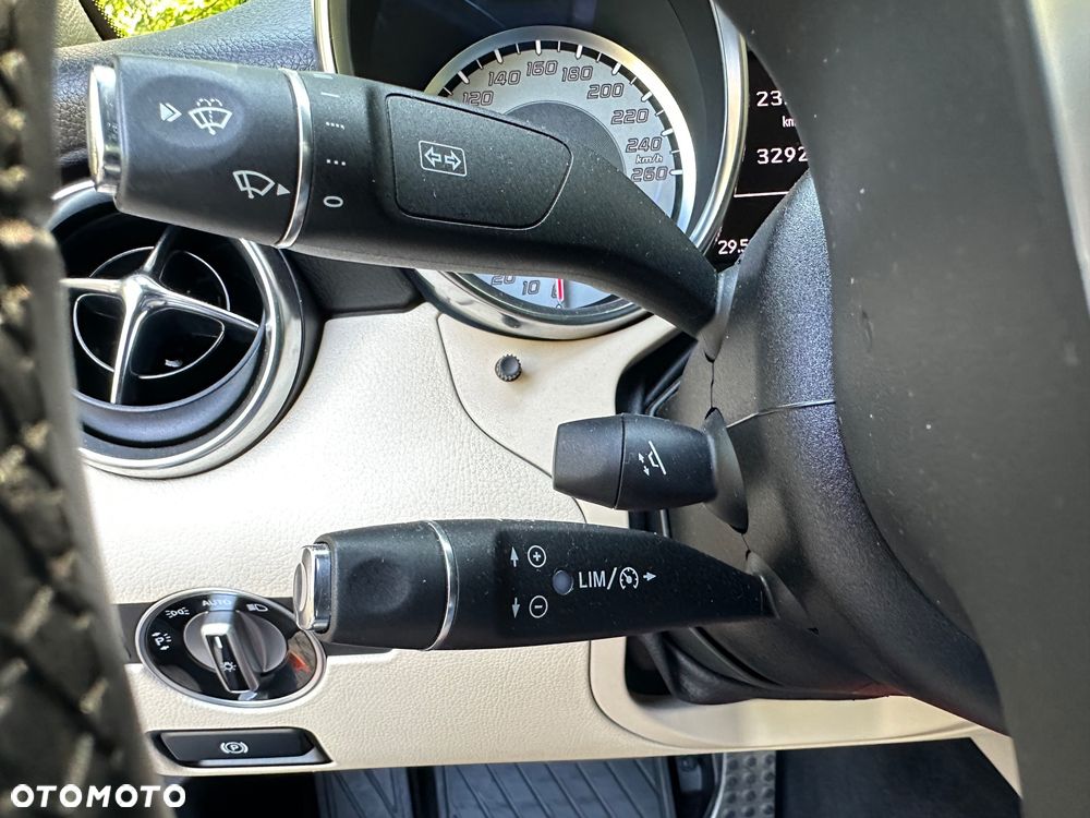 Mercedes-Benz SLK - 17