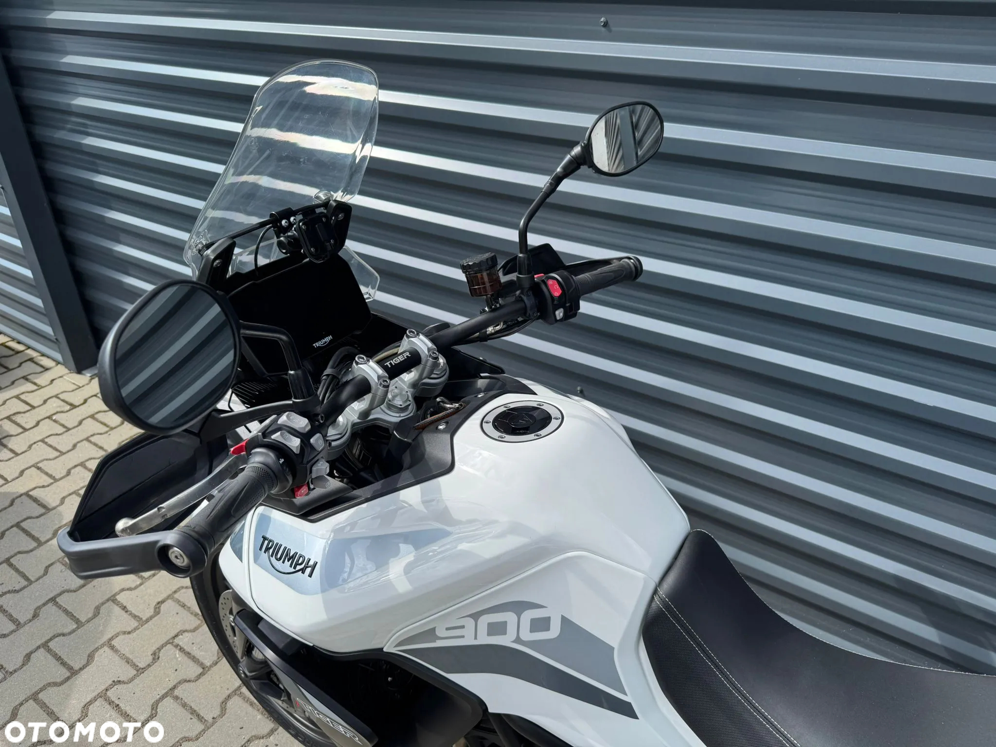Triumph Tiger - 9