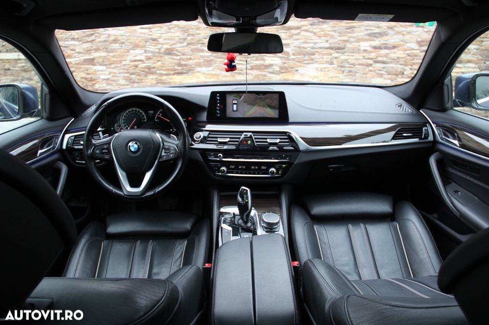 BMW Seria 5 530d xDrive Touring Aut. Luxury Line - 9