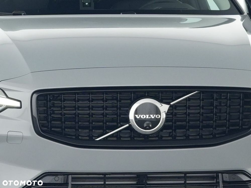 Volvo V60 T8 AWD Plug-In Hybrid Plus Dark - 4