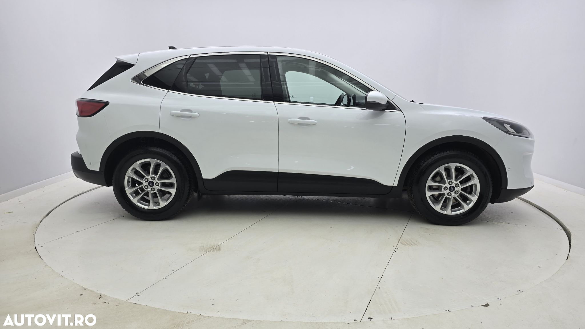 Ford Kuga - 5