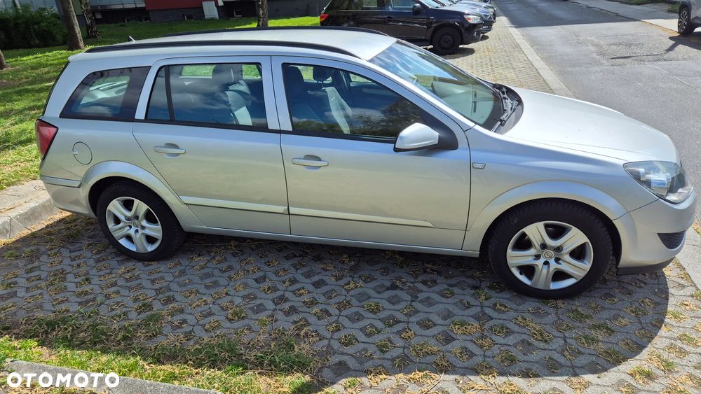 Opel Astra ver-1-6-enjoy - 4