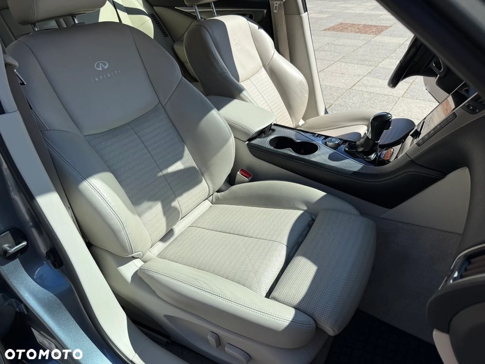 Infiniti Q50 Q50S Hybrid Sport Tech AWD - 16