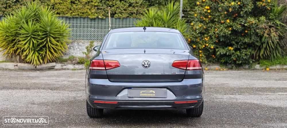 VW Passat 1.6 TDI Confortline - 4