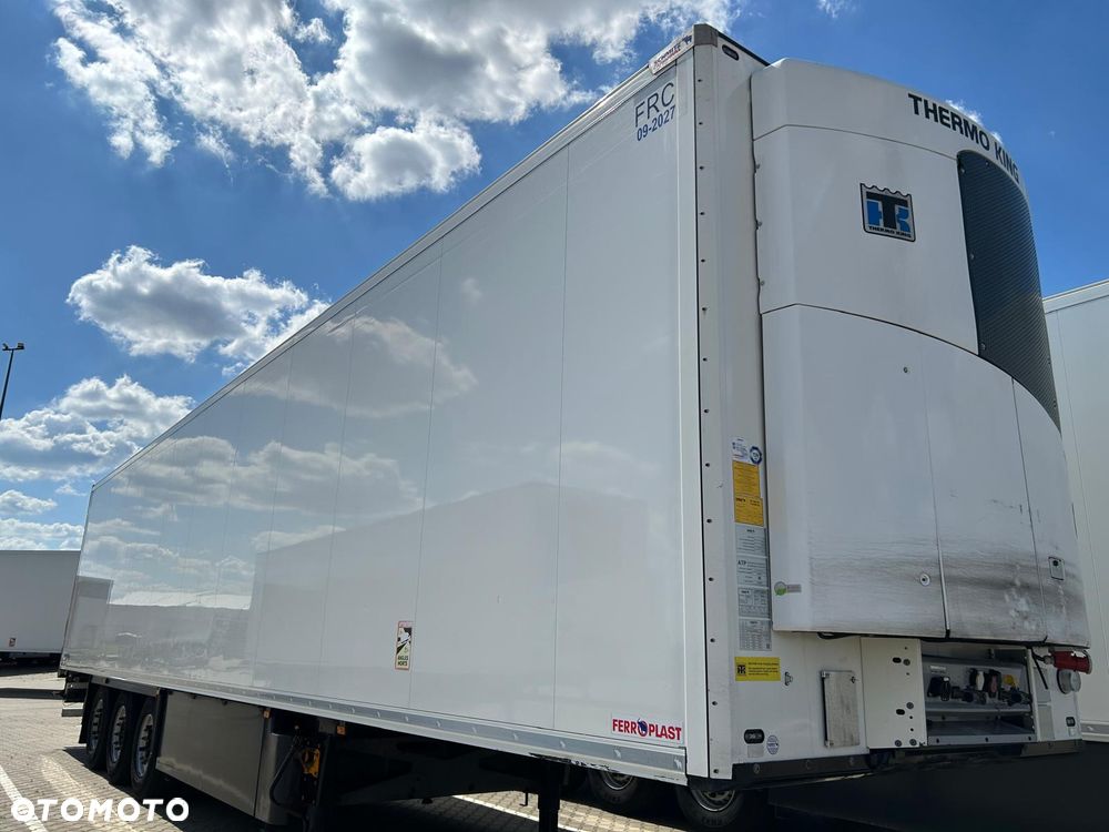 Schmitz Cargobull ThermoKing SLXi300; DOST; Uchwyty promowe, Paleciara - 1