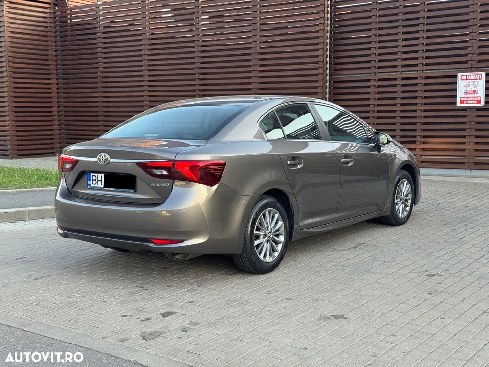 Toyota Avensis 1.8 Executive - 5