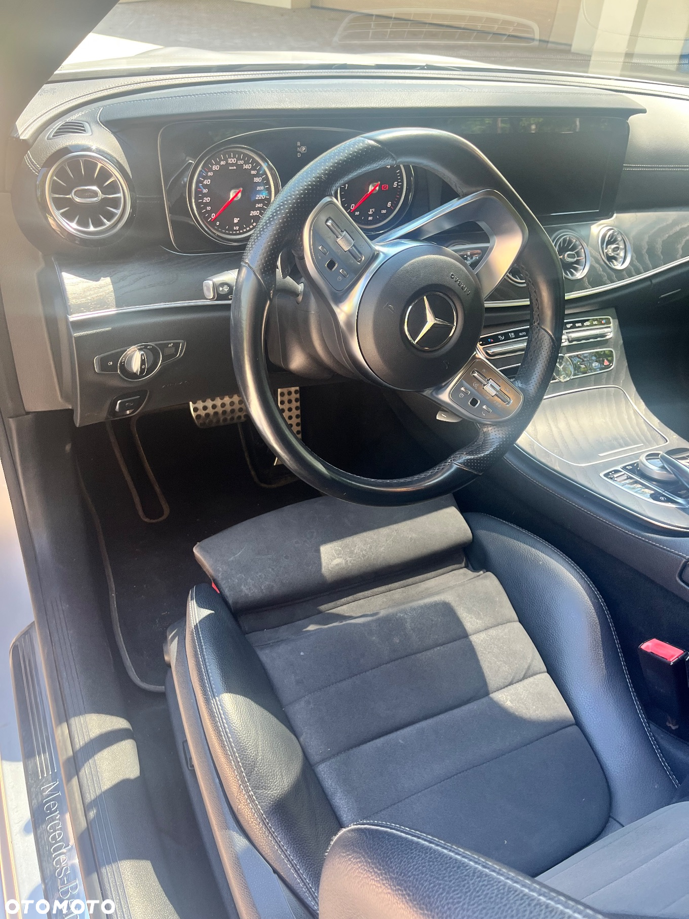 Mercedes-Benz Klasa E 220 d Coupe 4-Matic 9G-TRONIC - 8