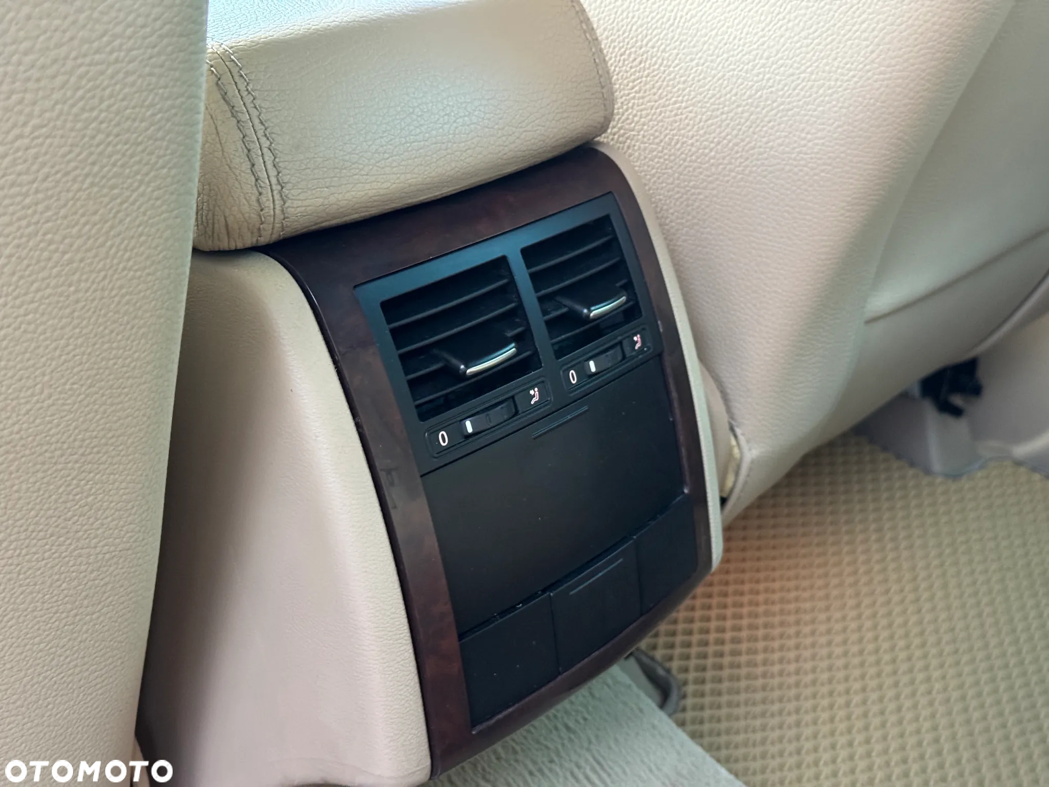 Volkswagen Touareg - 21
