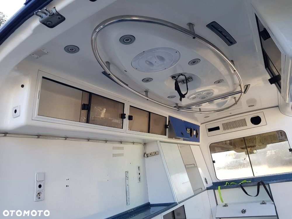 ZABUDOWA KARETKA AMBULANS  MERCEDES-BENZ SPRINTER 3-t Skrzynia (B906) 2006 - 2022 216 CDI (906.611, - 4