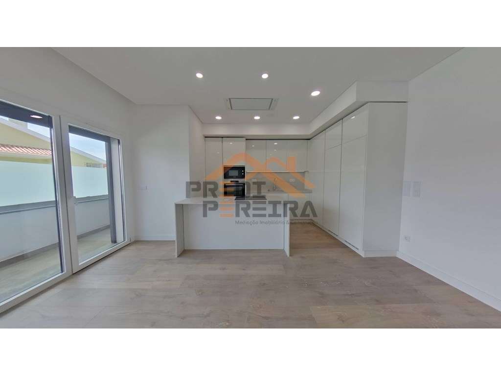 Situado no centro de Caneças, magnífico apartamento T3 com terraço ... - Grande imagem: 5/43