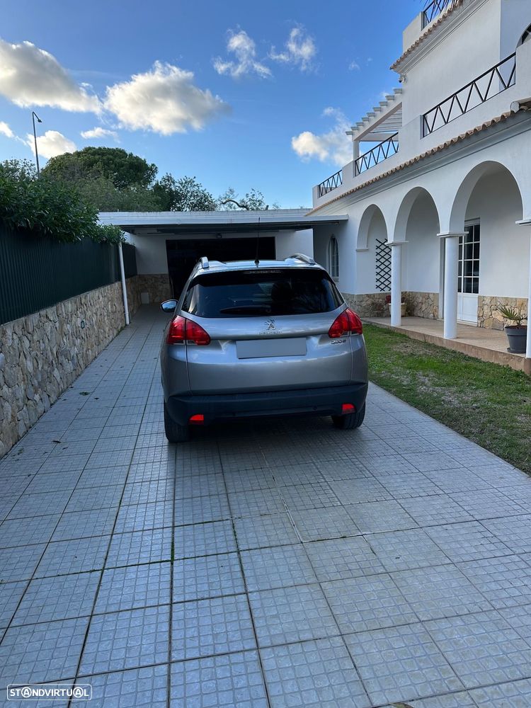 Peugeot 2008 1.2 PureTech Style - 8