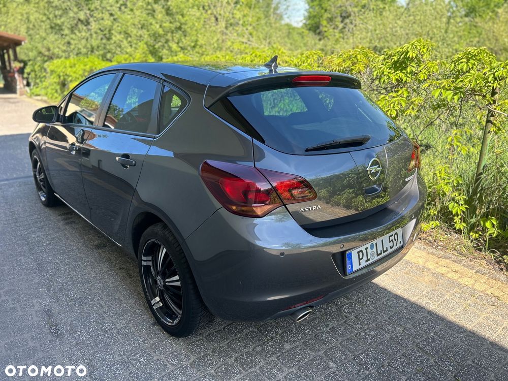 Opel Astra 1.4 Turbo 150 Jahre - 21