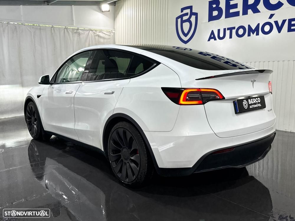 Tesla Model Y Performance Dual Motor AWD - 6