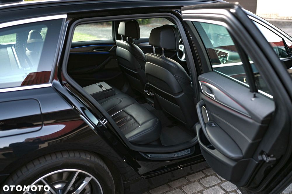 BMW Seria 5 520d M Sport Edition - 13