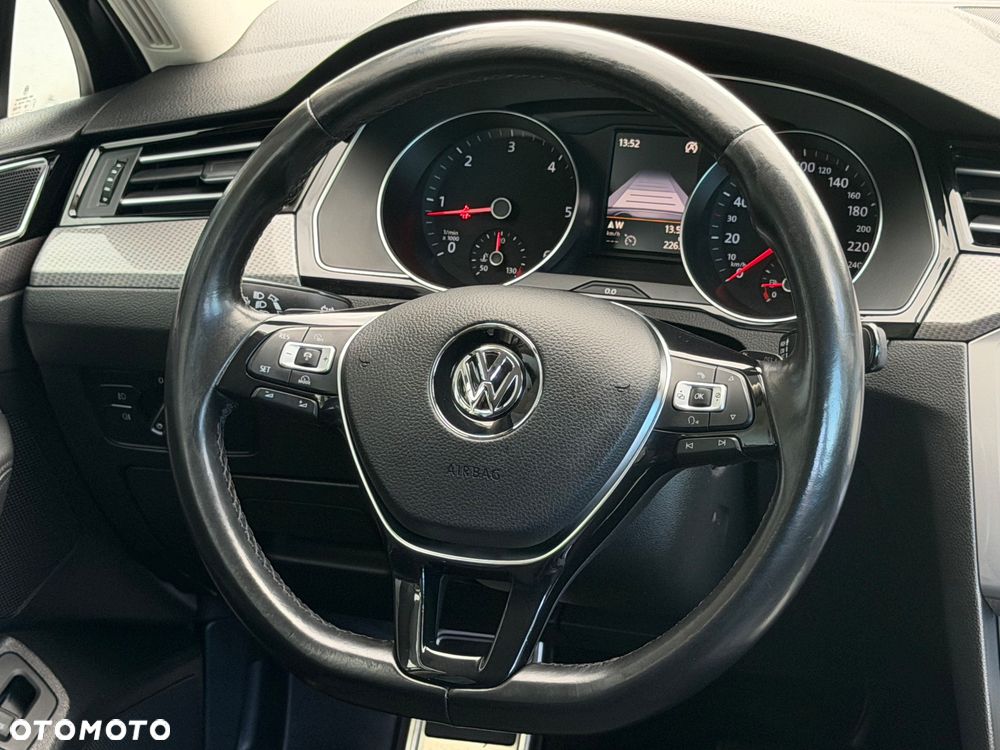 Volkswagen Passat 2.0 TDI SCR (BlueMotion Tech) 4Mot DSG Highline - 29