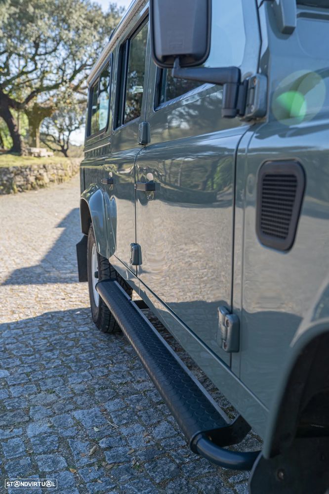 Land Rover Defender - 8