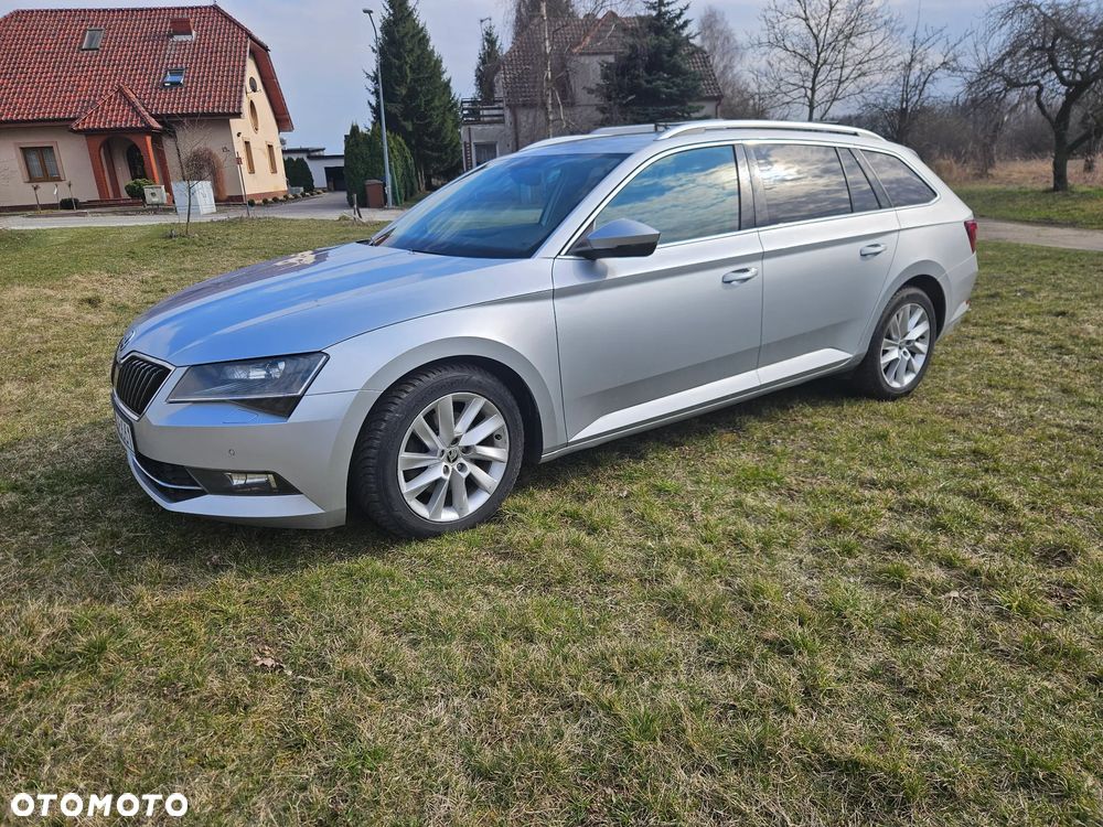 Skoda Superb 2.0 TDI SCR Ambition DSG - 9
