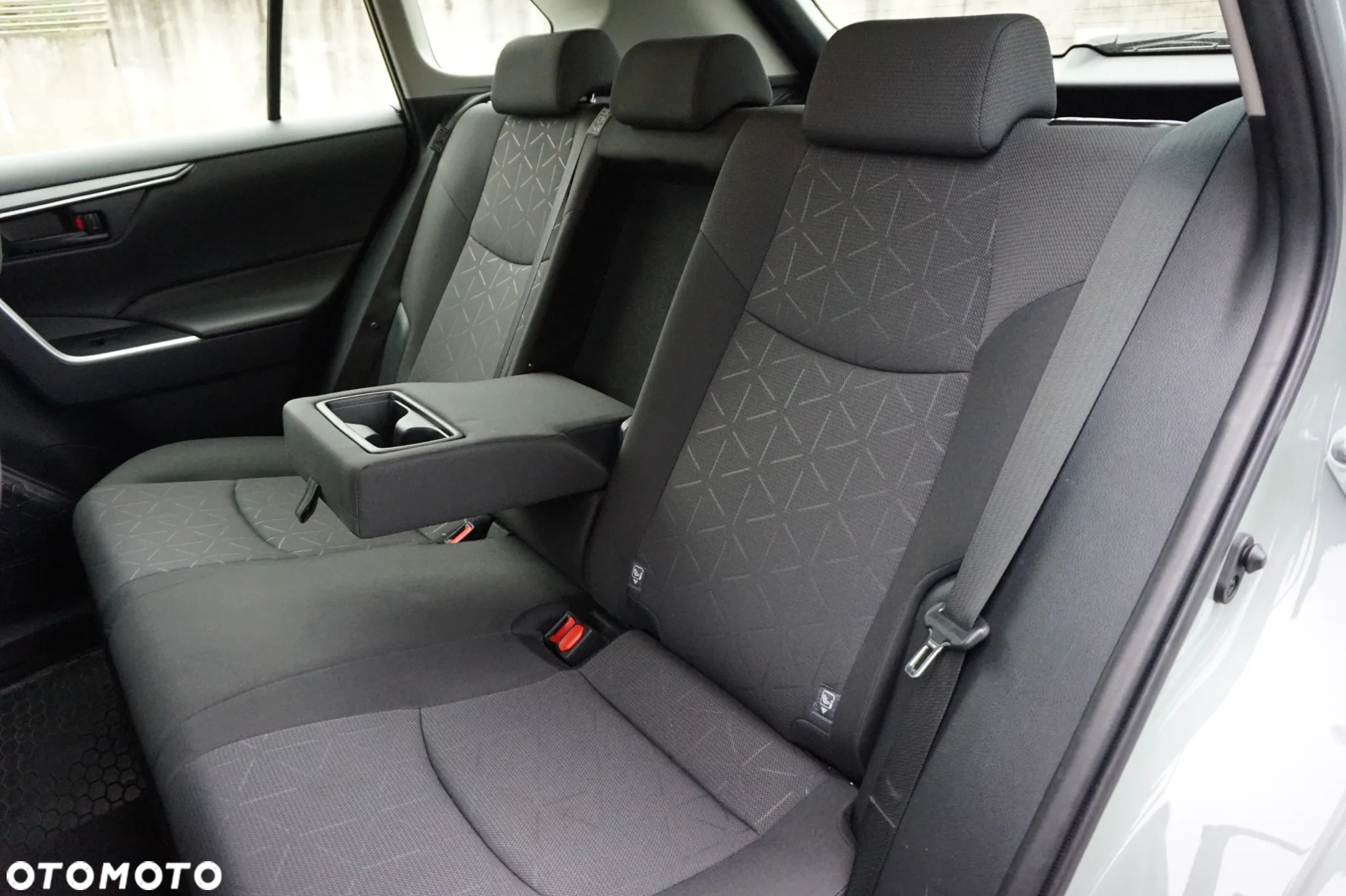 Toyota RAV4 2.5 Hybrid Active 4x2 - 13
