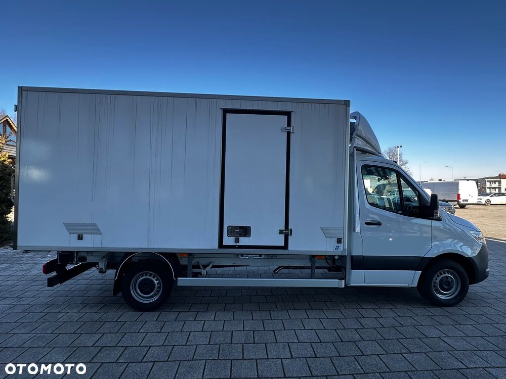 Mercedes-Benz Sprinter - 6