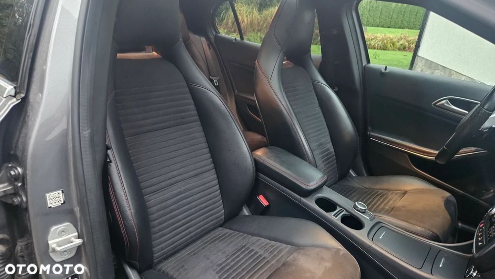 Mercedes-Benz GLA - 14