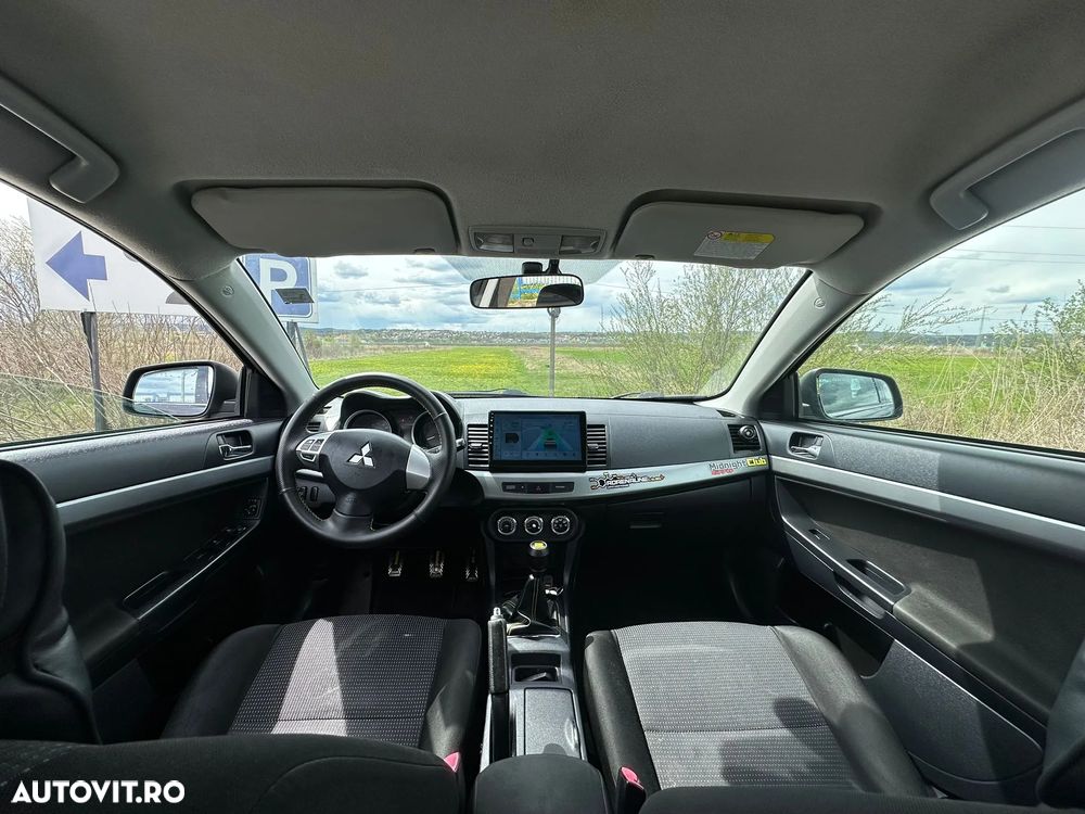 Mitsubishi Lancer 1.5 Inform - 12