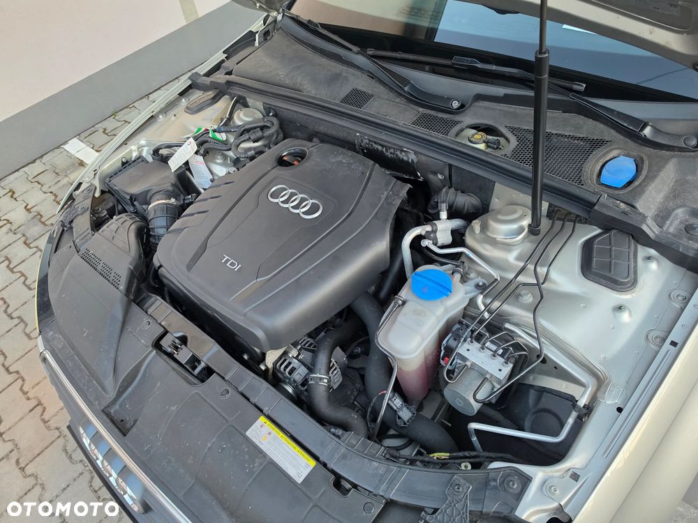 Audi A4 Avant 2.0 TDI Quattro S tronic - 23