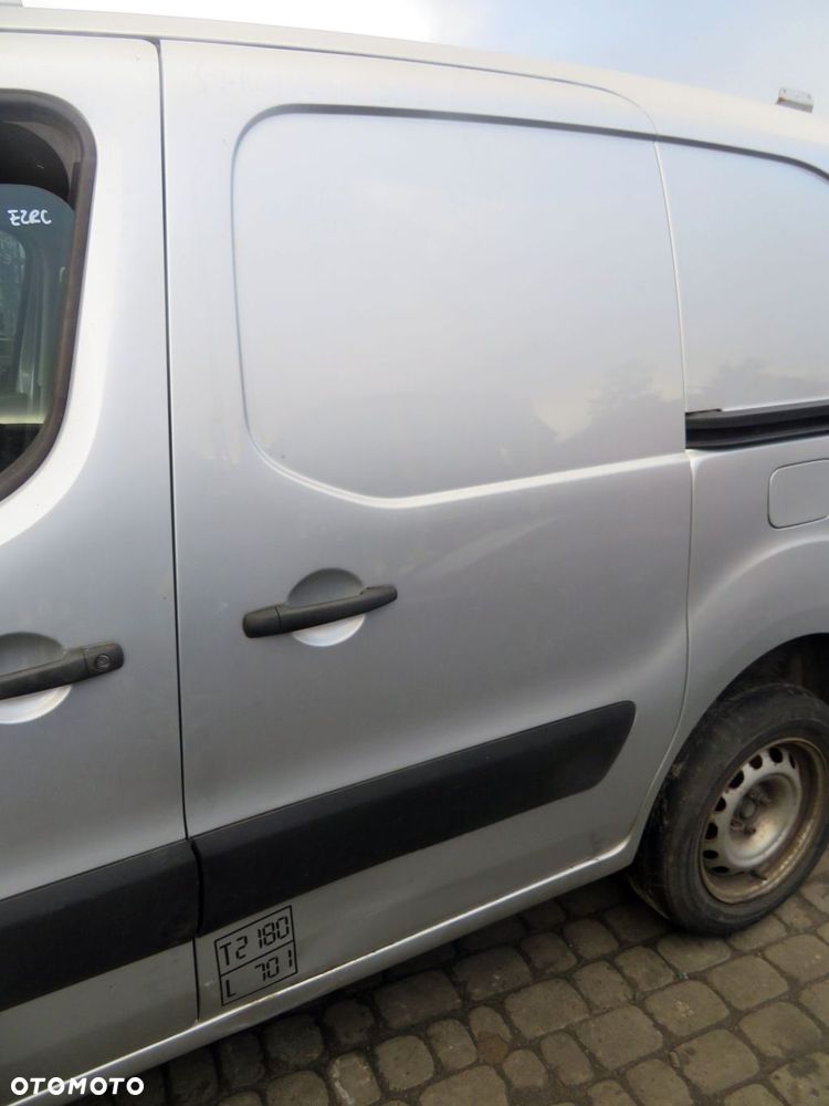 DRZWI TYLNE LEWE PARTNER III EZRC  SREBRNY PEUGEOT 2008-2018 - 1