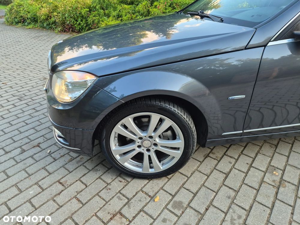 Mercedes-Benz Klasa C 220 CDI DPF Automatik BlueEFFICIENCY Avantgarde - 13